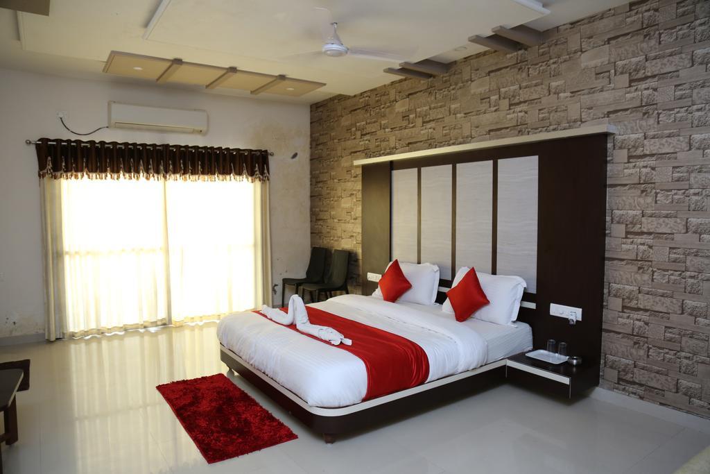 Hotel Rudra Plaza Dwarka  Exterior photo