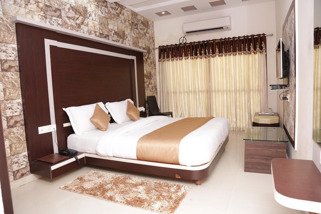 Hotel Rudra Plaza Dwarka  Exterior photo