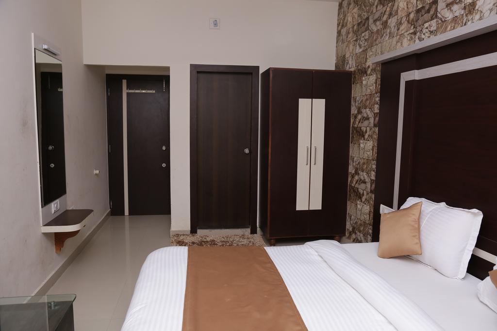 Hotel Rudra Plaza Dwarka  Exterior photo